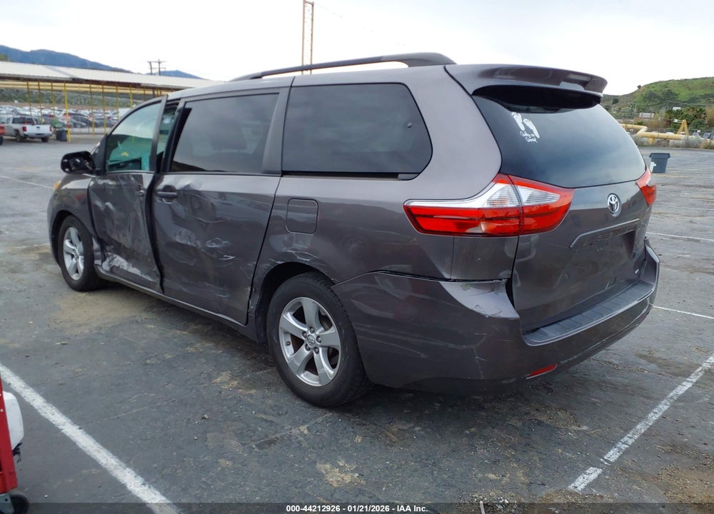 2016 TOYOTA SIENNA LE 8 PASSENGER VIN: 5TDKK3DC2GS720092