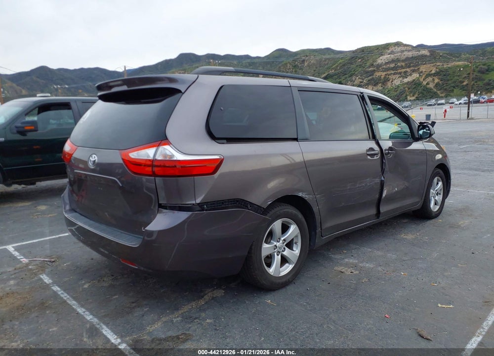 2016 TOYOTA SIENNA LE 8 PASSENGER VIN: 5TDKK3DC2GS720092