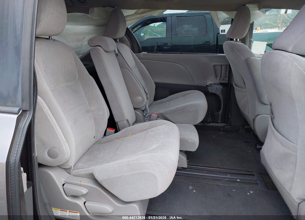 2016 TOYOTA SIENNA LE 8 PASSENGER VIN: 5TDKK3DC2GS720092