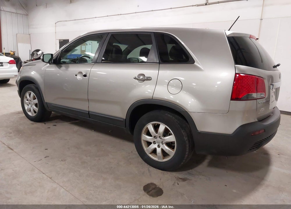 2013 KIA SORENTO LX VIN: 5XYKT3A18DG312916