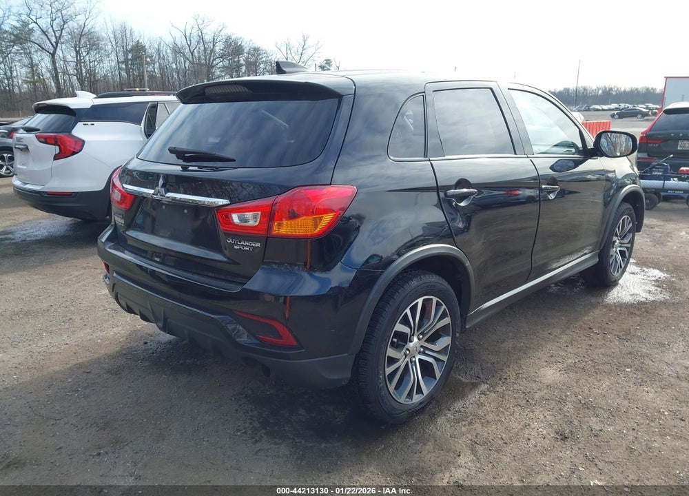 2018 MITSUBISHI OUTLANDER SPORT 2.0 ES VIN: JA4AP3AU3JU011811