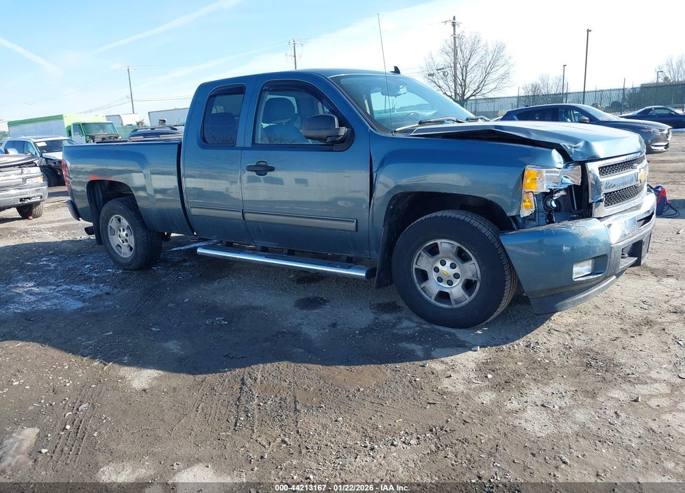 2011 CHEVROLET SILVERADO 1500 LT VIN: 1GCRKSE30BZ353207