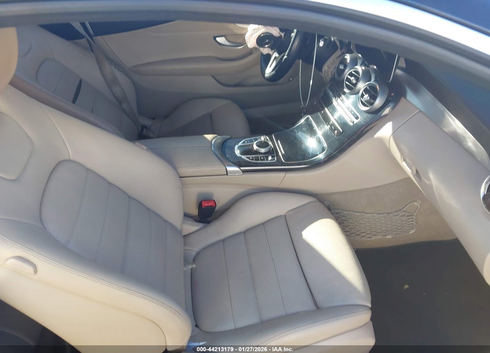 2019 MERCEDES-BENZ C 300 VIN: WDDWJ8DB0KF824121