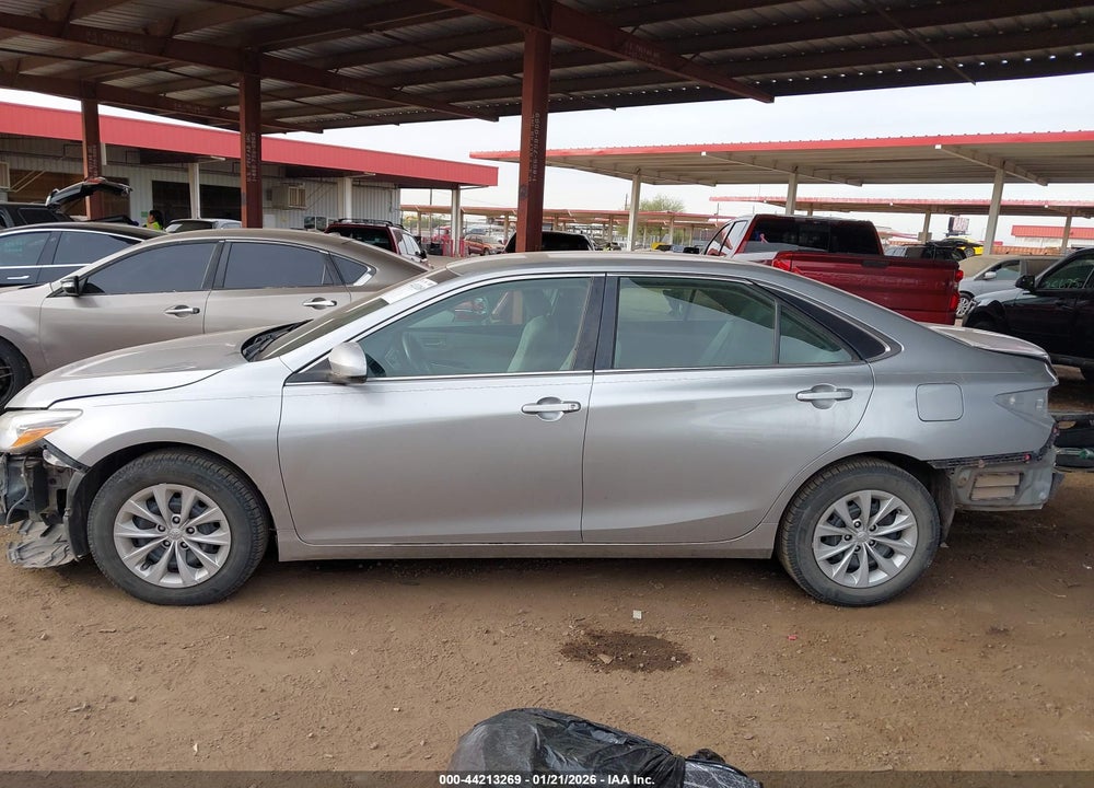 2016 TOYOTA CAMRY LE/XLE/SE/XSE VIN: 4T4BF1FK3GR522230