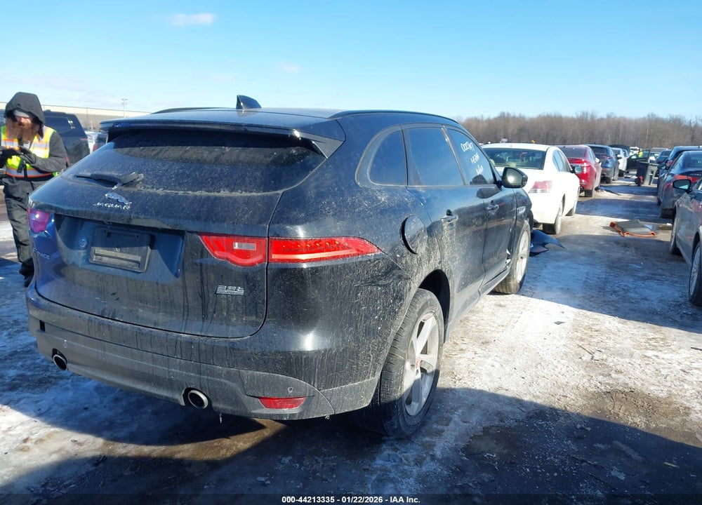 2017 JAGUAR F-PACE 35T PREMIUM VIN: SADCJ2BV4HA881794