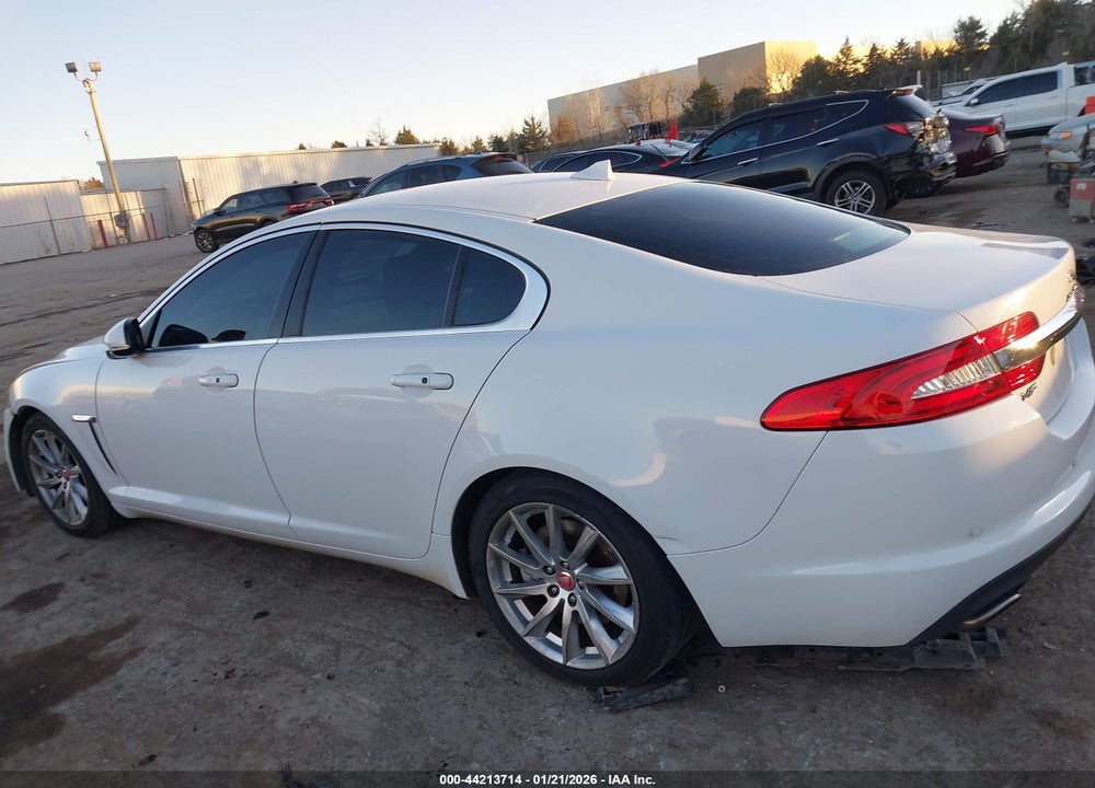 2015 JAGUAR XF 2.0T PREMIUM VIN: SAJWA0FSXFPU60462