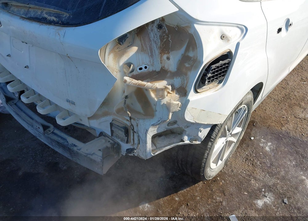 2018 FORD FOCUS SE VIN: 1FADP3K27JL271155
