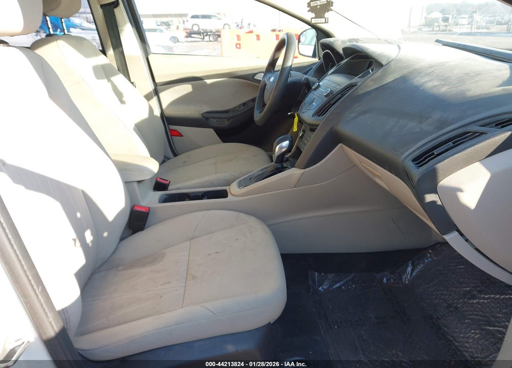 2018 FORD FOCUS SE VIN: 1FADP3K27JL271155