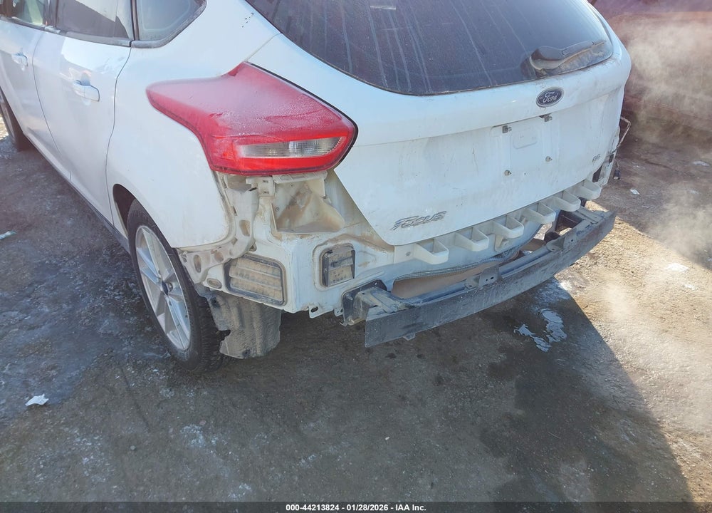 2018 FORD FOCUS SE VIN: 1FADP3K27JL271155