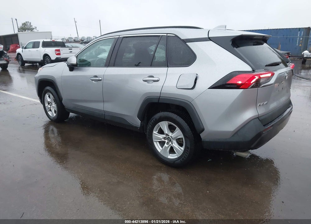 2021 TOYOTA RAV4 XLE VIN: 2T3W1RFV2MW119443