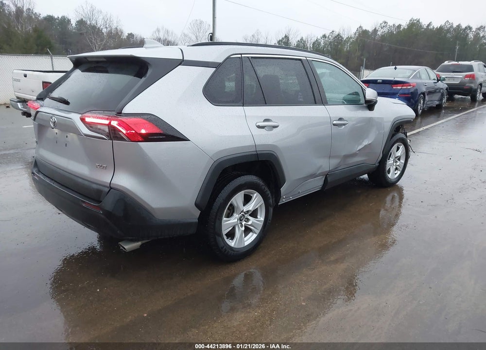 2021 TOYOTA RAV4 XLE VIN: 2T3W1RFV2MW119443