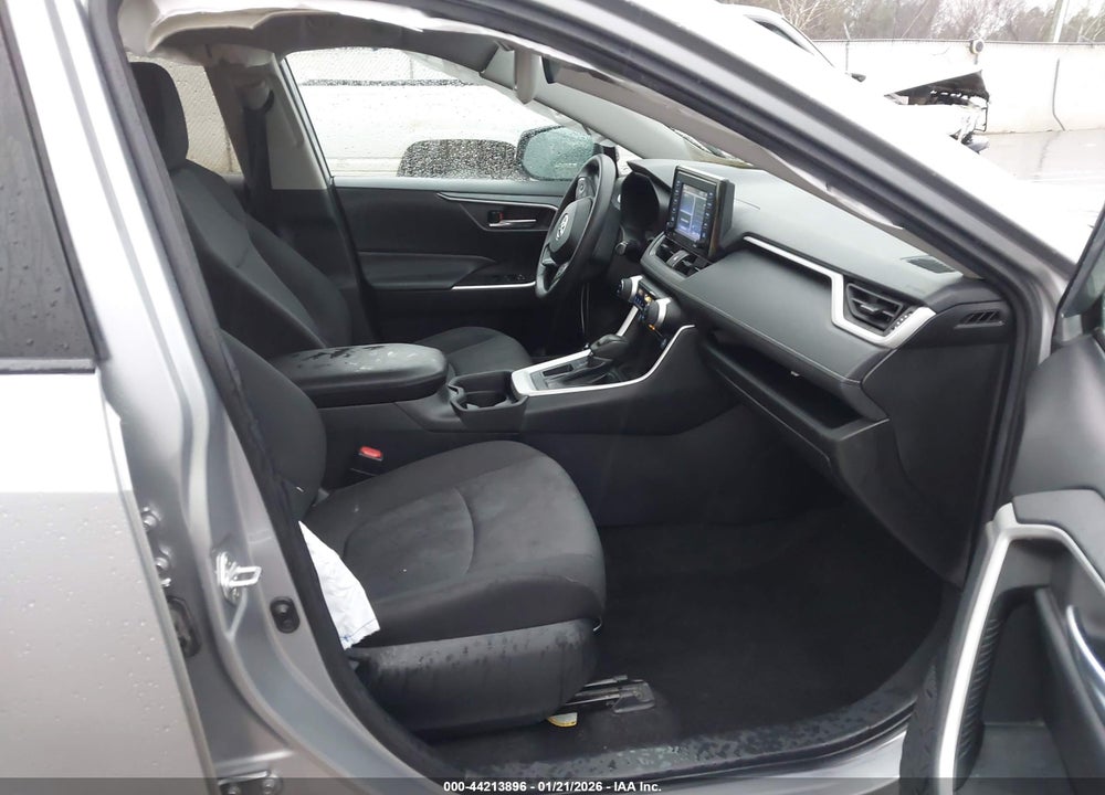 2021 TOYOTA RAV4 XLE VIN: 2T3W1RFV2MW119443