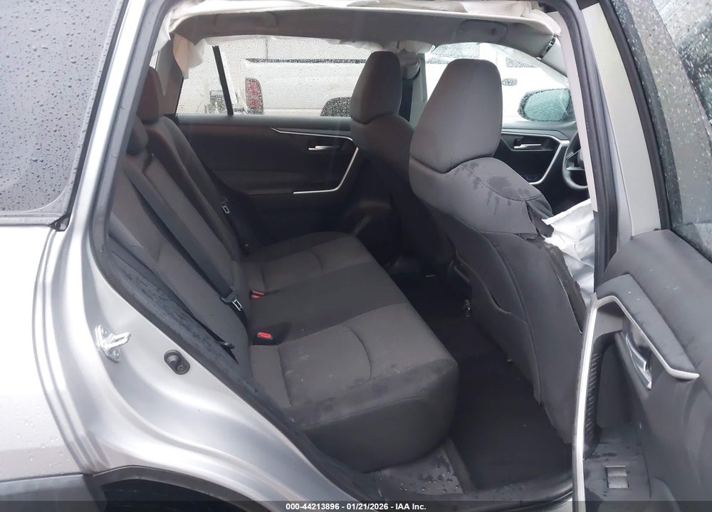 2021 TOYOTA RAV4 XLE VIN: 2T3W1RFV2MW119443