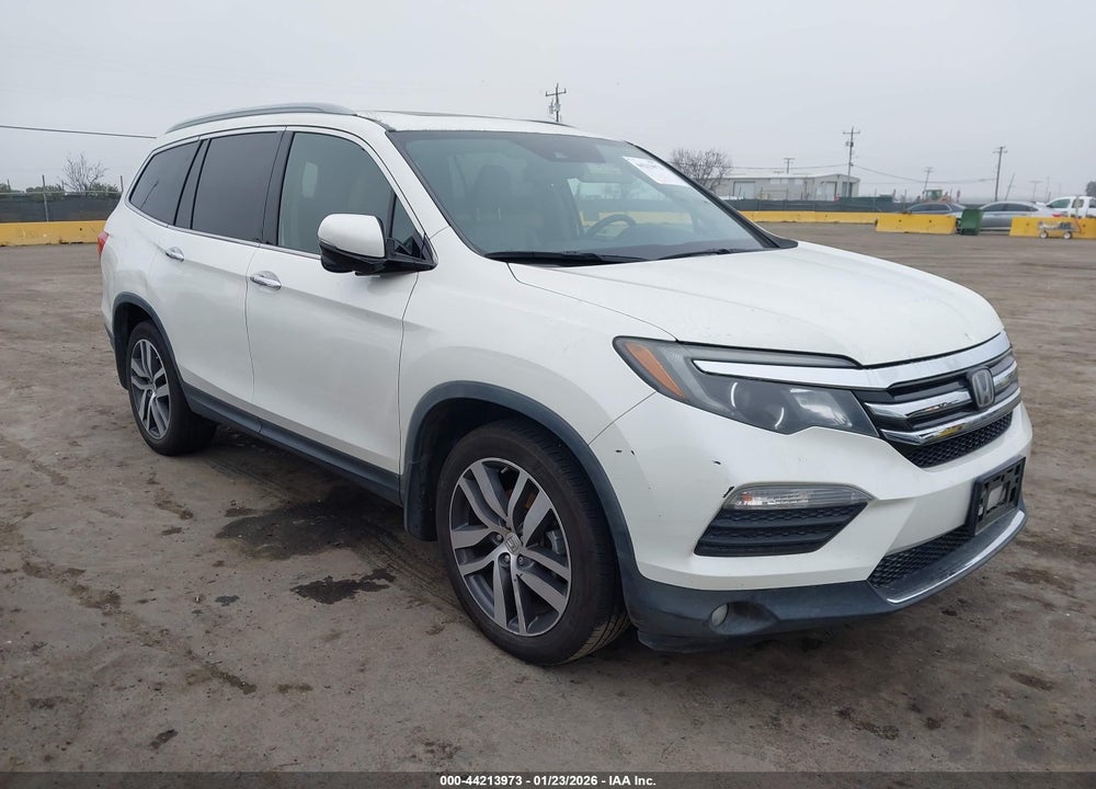 2017 HONDA PILOT TOURING VIN: 5FNYF6H92HB088070