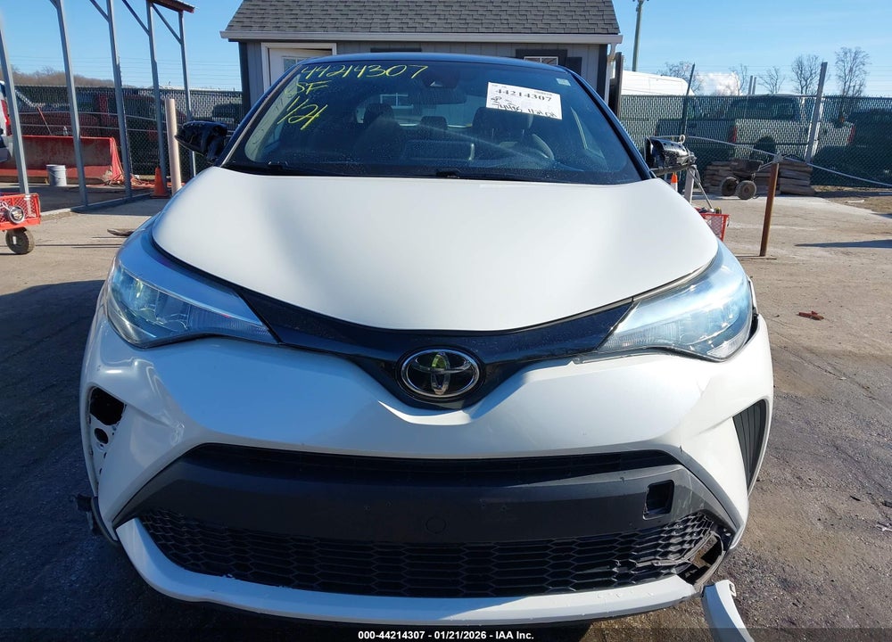 2020 TOYOTA C-HR XLE VIN: NMTKHMBX3LR107370