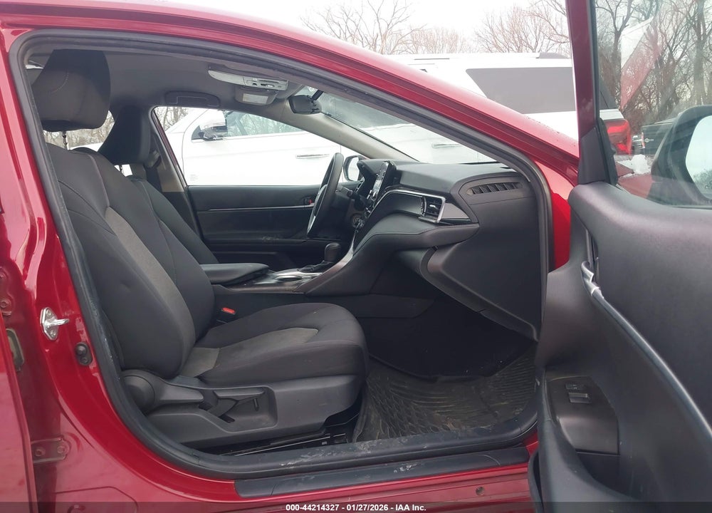 2021 TOYOTA CAMRY LE VIN: 4T1C11AK2MU470444