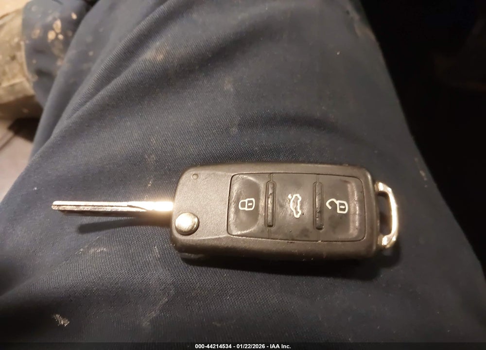 2017 VOLKSWAGEN JETTA 1.4T SE VIN: 3VWDB7AJ7HM294174