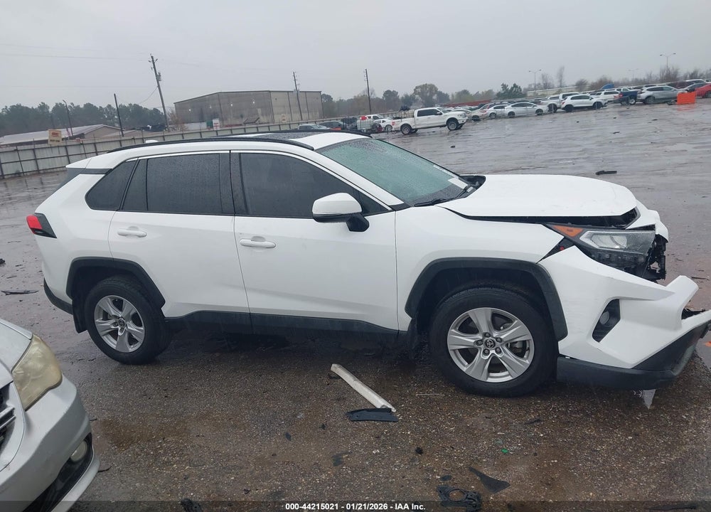 2021 TOYOTA RAV4 XLE VIN: 2T3W1RFV3MC141694