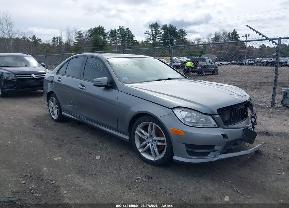 2014 MERCEDES-BENZ C 300 SPORT 4MATIC VIN: WDDGF8AB3EG194555