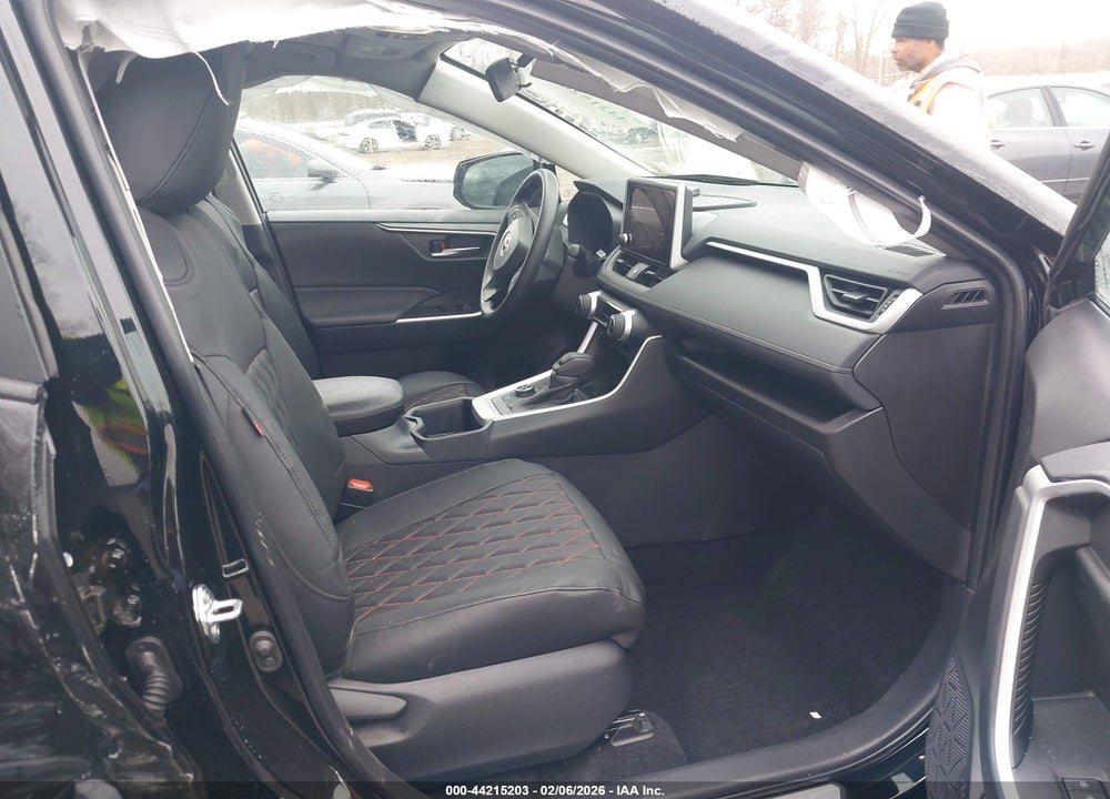 2025 TOYOTA RAV4 HYBRID XLE VIN: 4T3RWRFV2SU195093