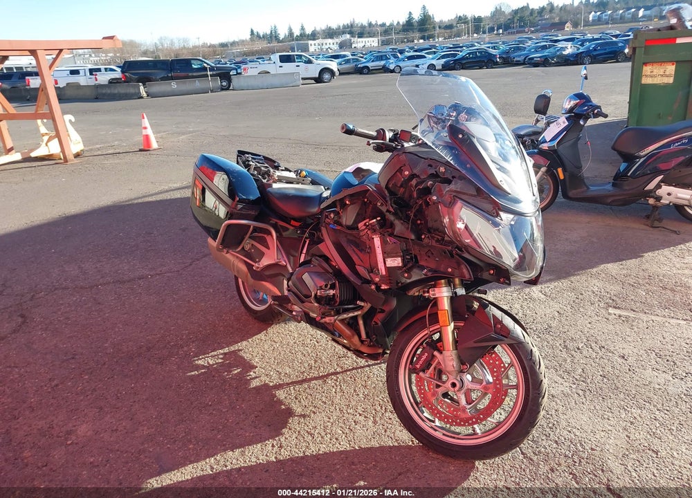 2020 BMW R 1250 RT VIN: WB10J6306LZG39639
