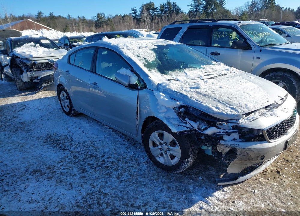 2018 KIA FORTE LX VIN: 3KPFK4A7XJE231472