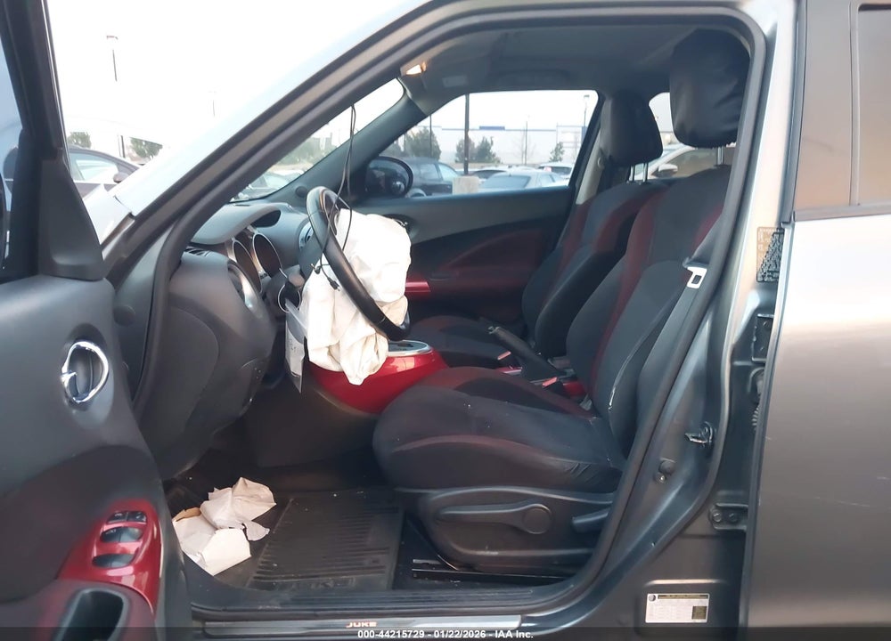 2011 NISSAN JUKE SV VIN: JN8AF5MR8BT002710