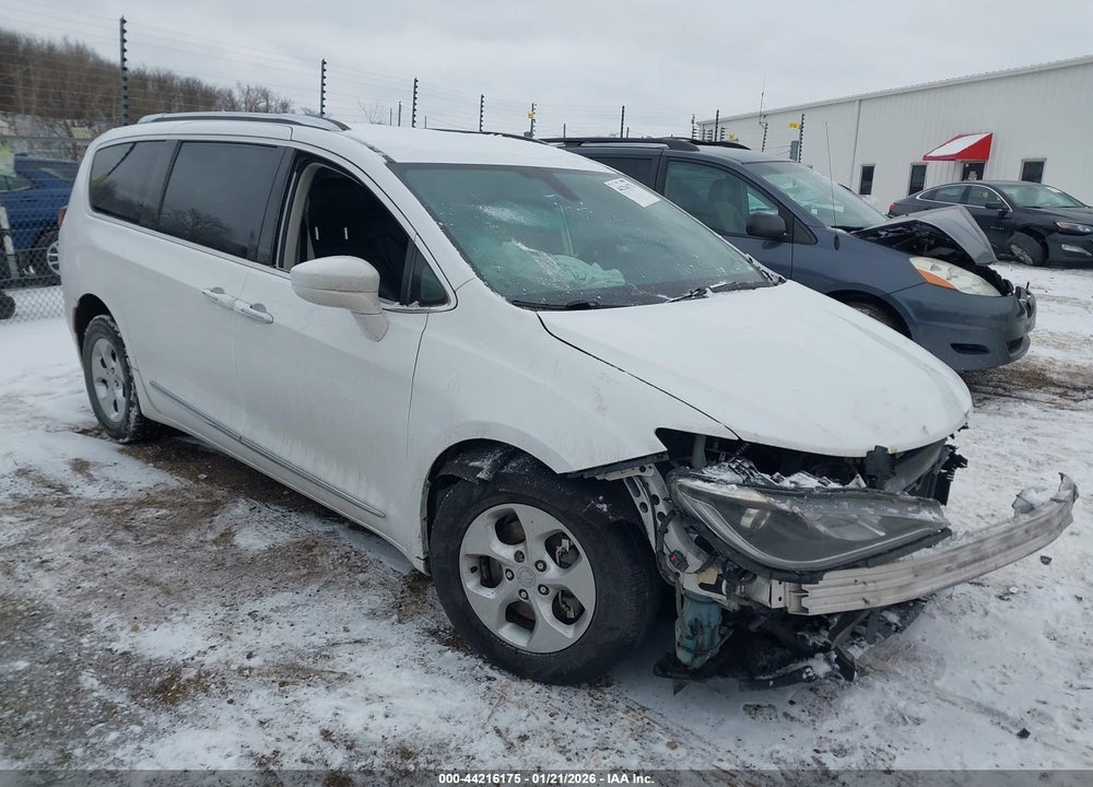 2017 CHRYSLER PACIFICA TOURING-L PLUS VIN: 2C4RC1EG2HR757395