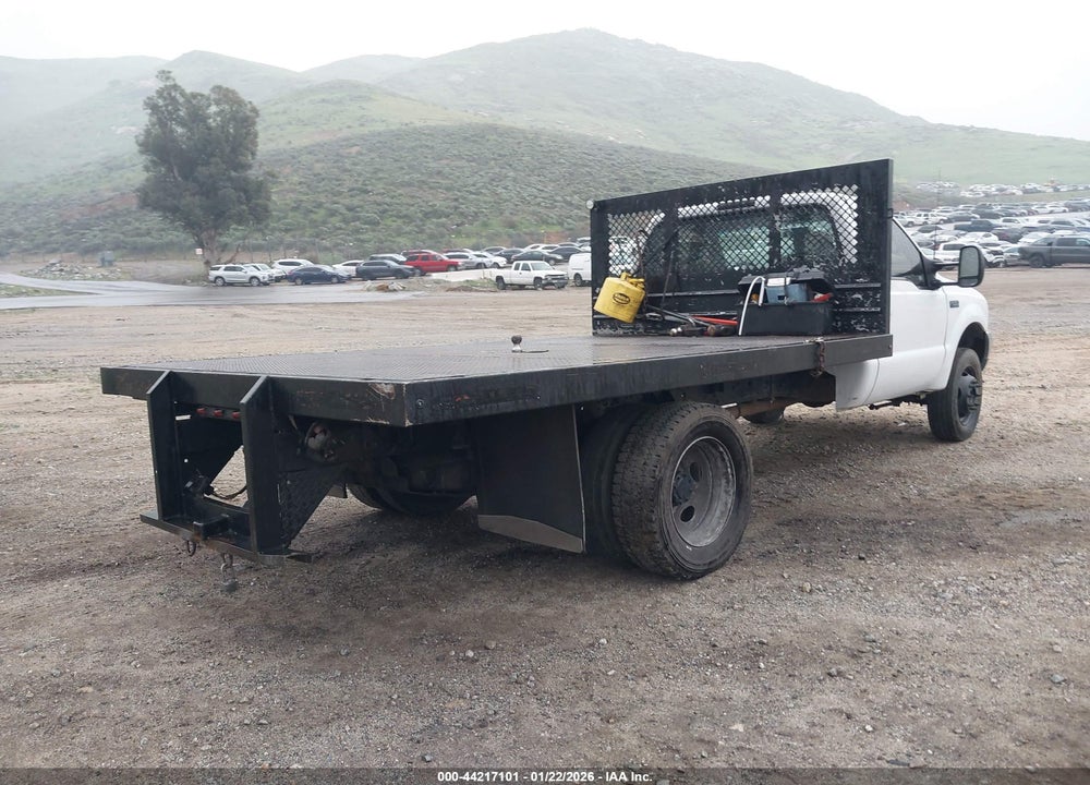 2001 FORD F-550 XL/XLT VIN: 1FDAF56F31EA89106