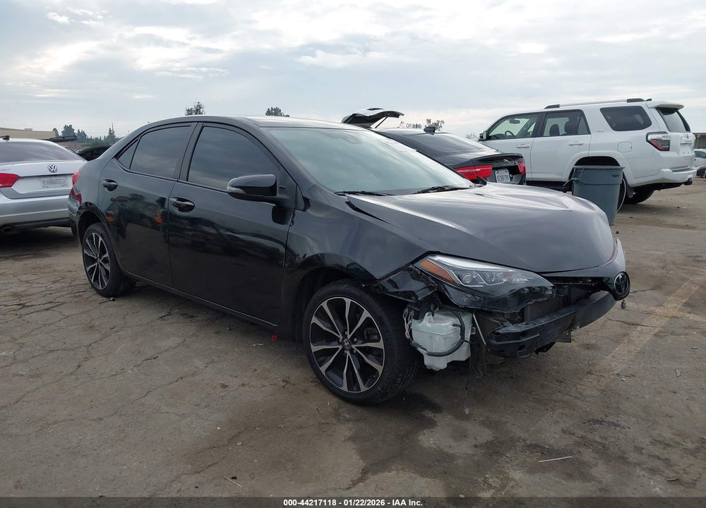 2018 TOYOTA COROLLA SE VIN: 5YFBURHE1JP786299