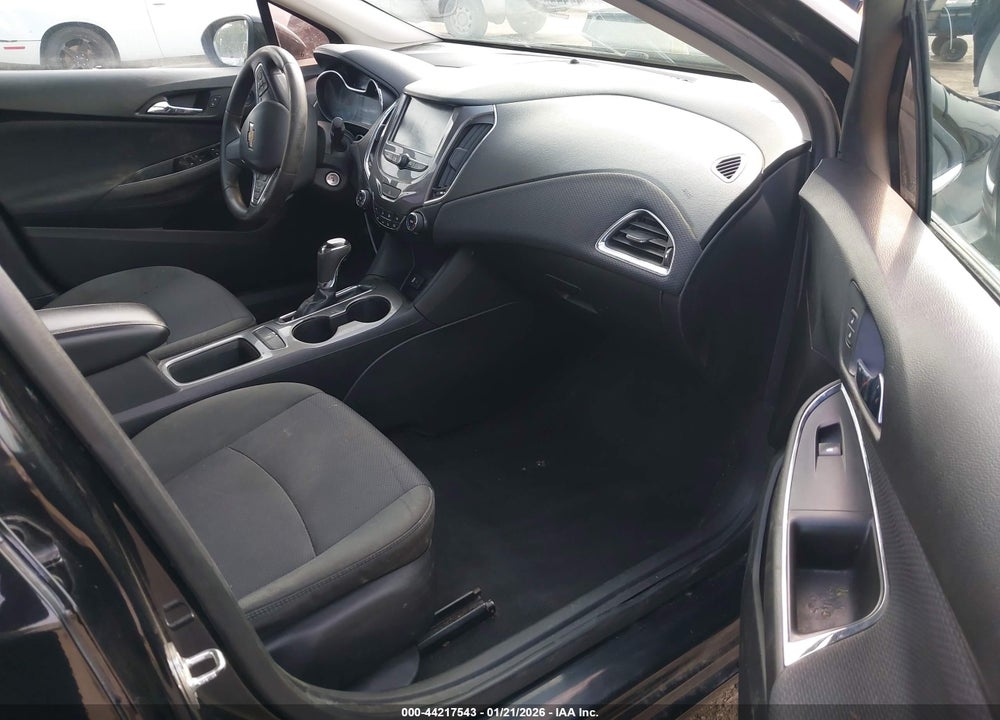 2018 CHEVROLET CRUZE LT AUTO VIN: 1G1BE5SMXJ7149279