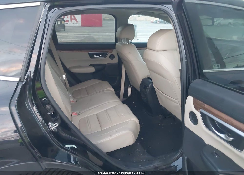 2017 HONDA CR-V VIN: 2HKRW2H85HH618585
