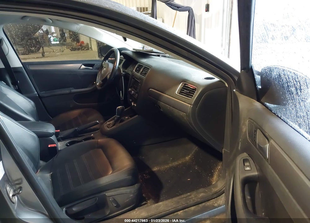 2013 VOLKSWAGEN JETTA 2.5L SEL VIN: 3VWLX7AJXDM241220