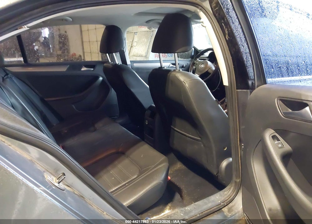 2013 VOLKSWAGEN JETTA 2.5L SEL VIN: 3VWLX7AJXDM241220