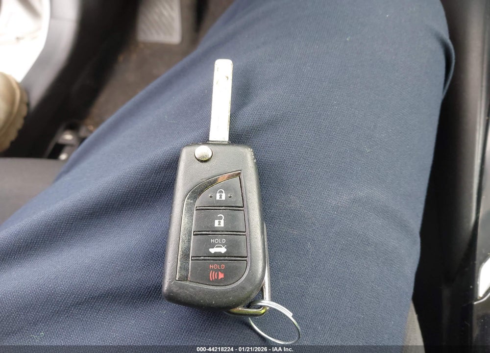 2022 TOYOTA COROLLA LE VIN: 5YFEPMAE4NP379469