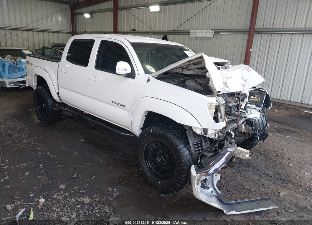 2014 TOYOTA TACOMA BASE V6 VIN: 3TMLU4EN5EM136562