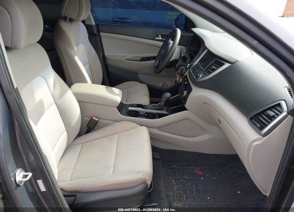 2016 HYUNDAI TUCSON SE VIN: KM8J23A40GU226605