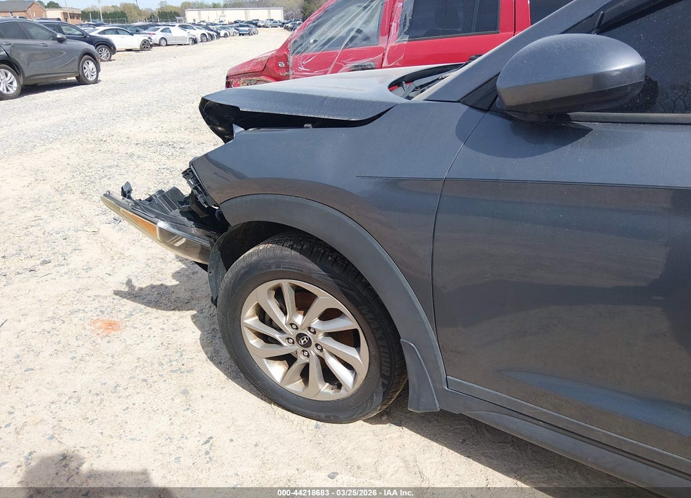 2016 HYUNDAI TUCSON SE VIN: KM8J23A40GU226605