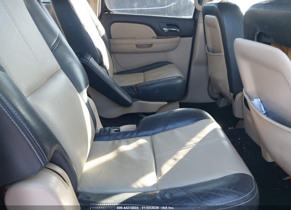 2007 CHEVROLET SUBURBAN 1500 LT VIN: 3GNFK16387G105748