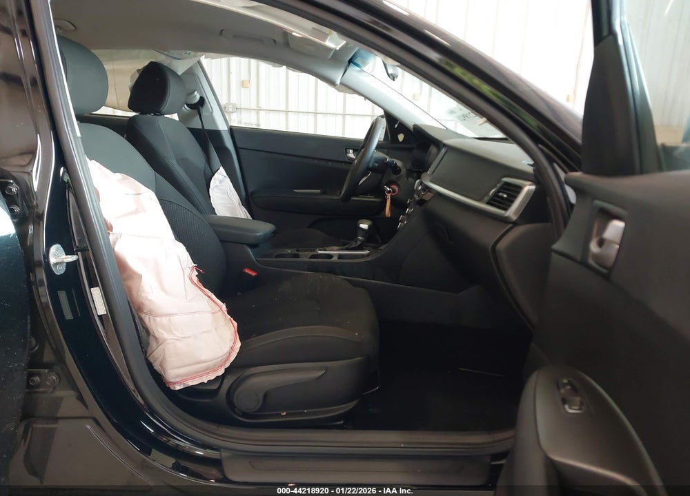 2020 KIA OPTIMA LX VIN: 5XXGT4L33LG412645