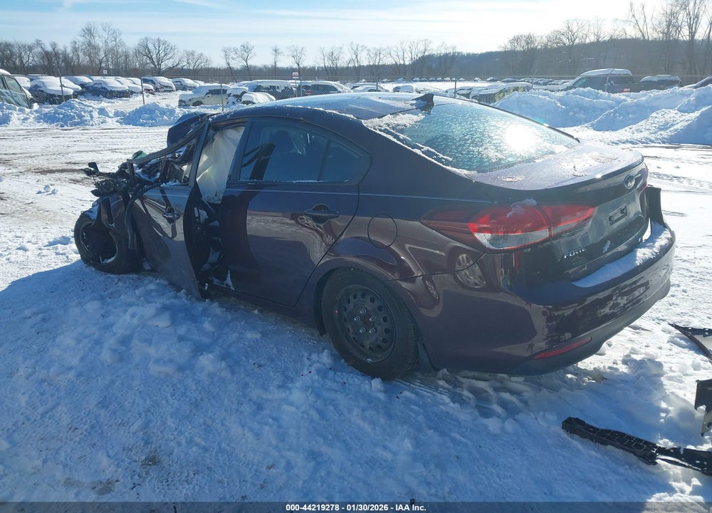 2018 KIA FORTE LX VIN: 3KPFK4A73JE169347