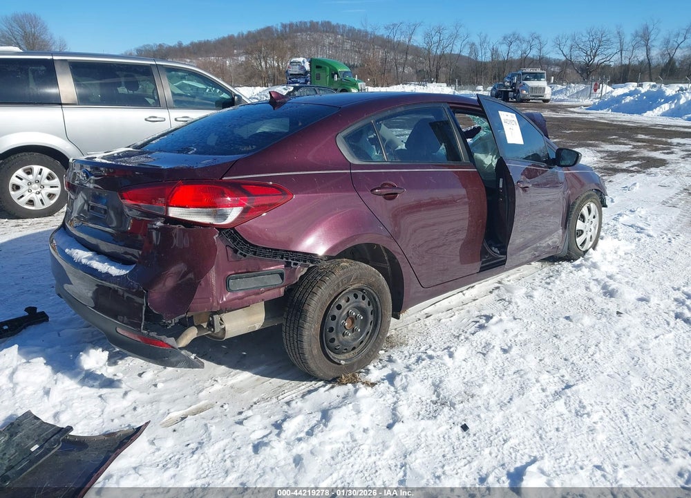 2018 KIA FORTE LX VIN: 3KPFK4A73JE169347