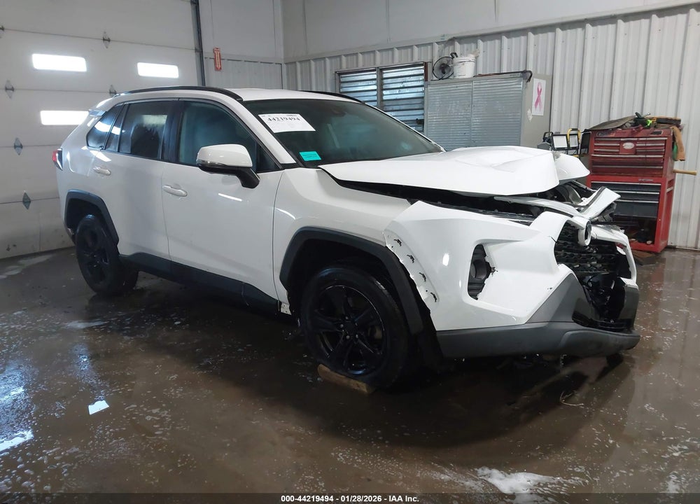 2020 TOYOTA RAV4 XLE VIN: 2T3P1RFVXLC093758