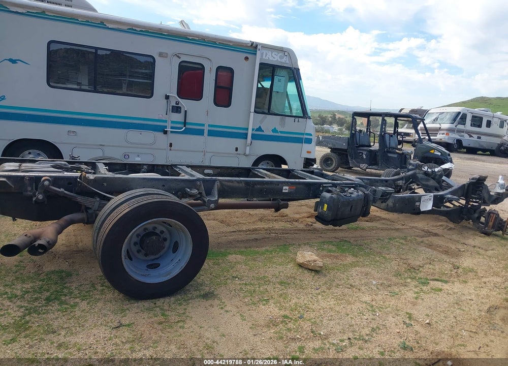 2018 FORD F-550 CHASSIS XL VIN: 1FDUF5GT6JDA00930
