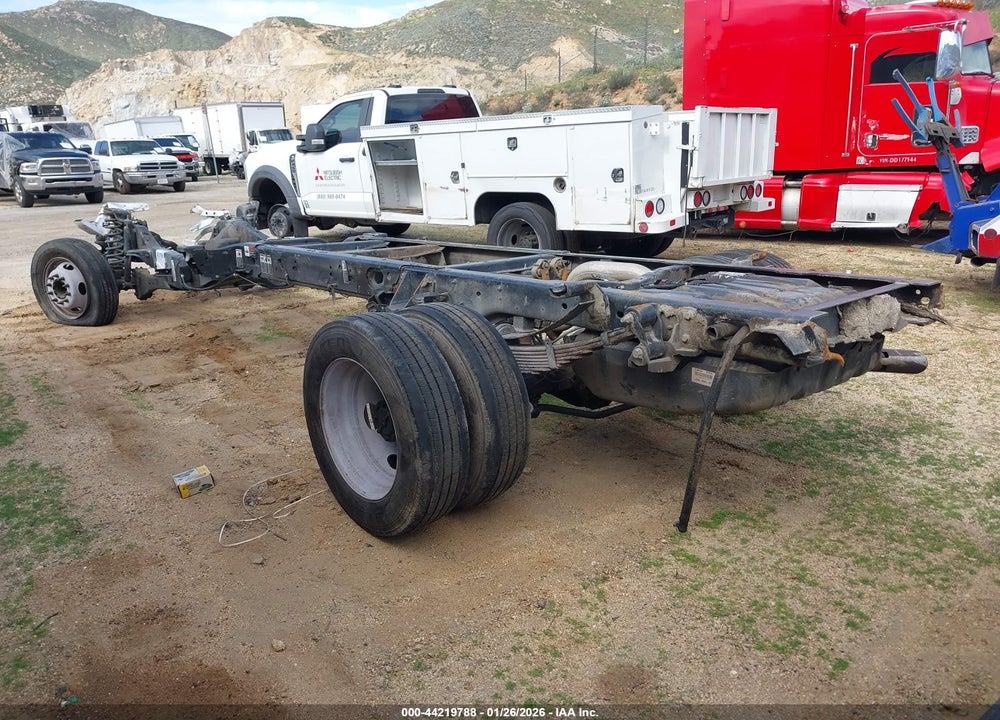 2018 FORD F-550 CHASSIS XL VIN: 1FDUF5GT6JDA00930