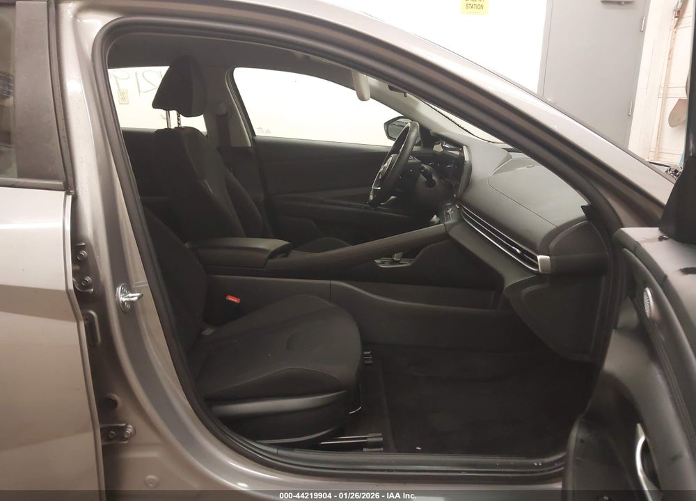 2023 HYUNDAI ELANTRA VIN: KMHLS4AG5PU450722