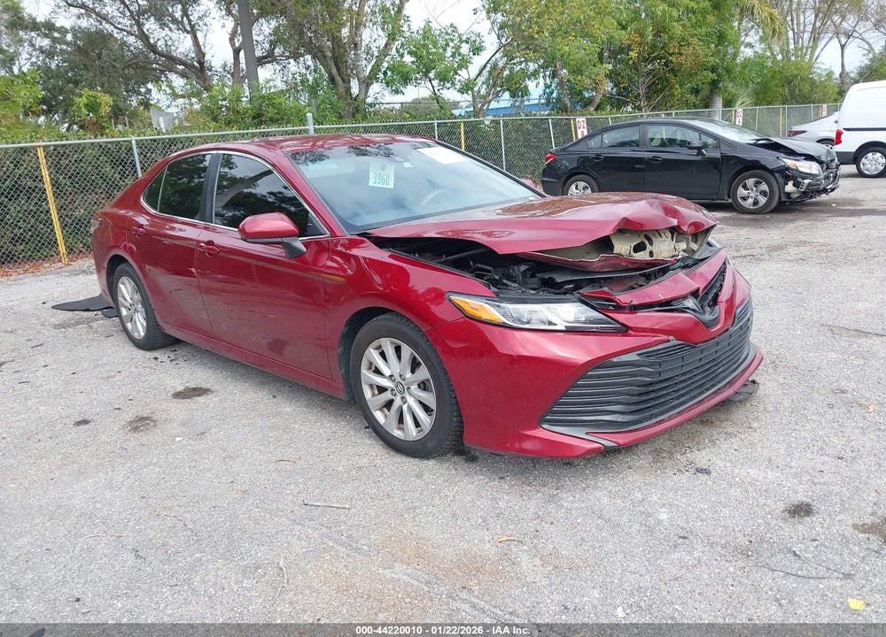 2018 TOYOTA CAMRY LE VIN: 4T1B11HK8JU612664