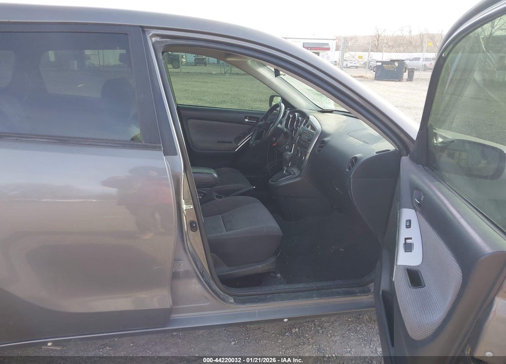 2005 TOYOTA MATRIX XR VIN: 2T1LR32E35C483137