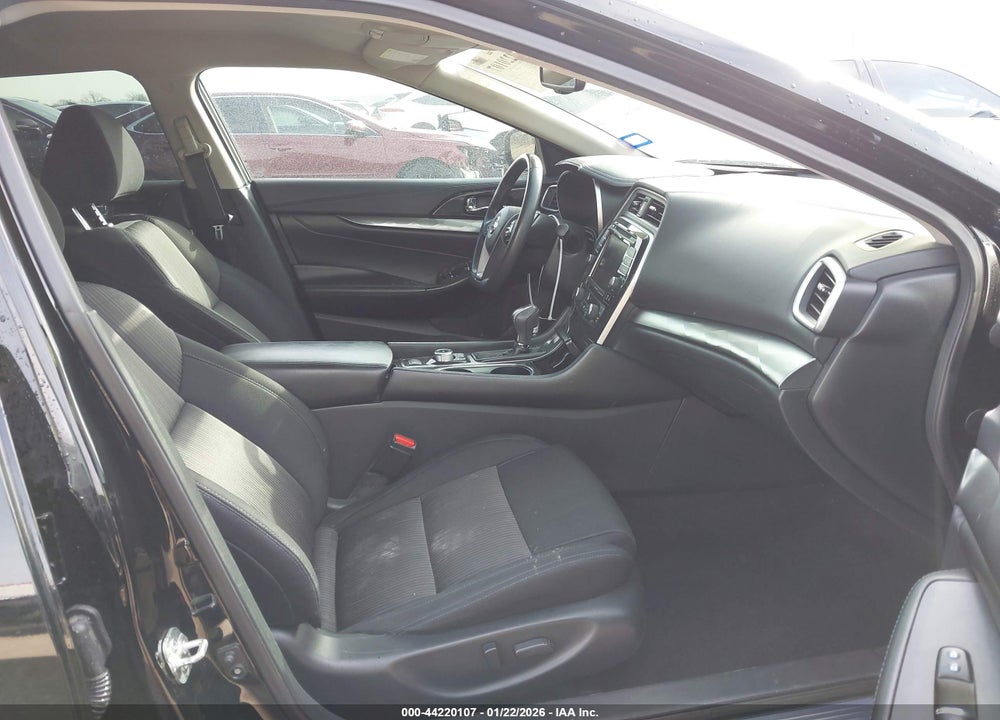 2019 NISSAN MAXIMA 3.5 S VIN: 1N4AA6AV1KC383680