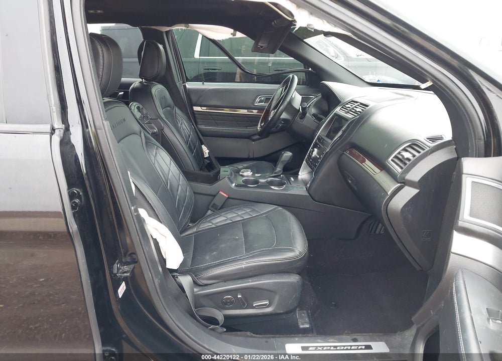 2018 FORD EXPLORER PLATINUM VIN: 1FM5K8HT3JGC54125